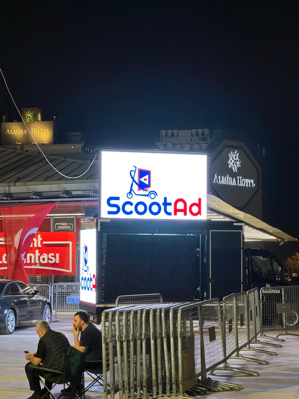 Dijital Dış Mekan Reklamcılığında Yeni Trend: LED’li Scooter Reklamları